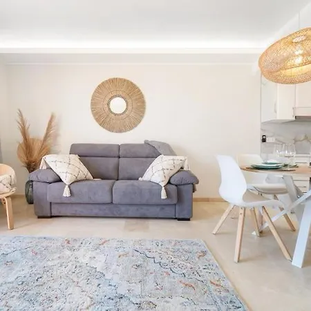 Castle And Sea Views Apartment *