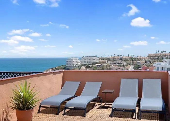 Castle And Sea Views *