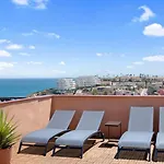 Castle And Sea Views *